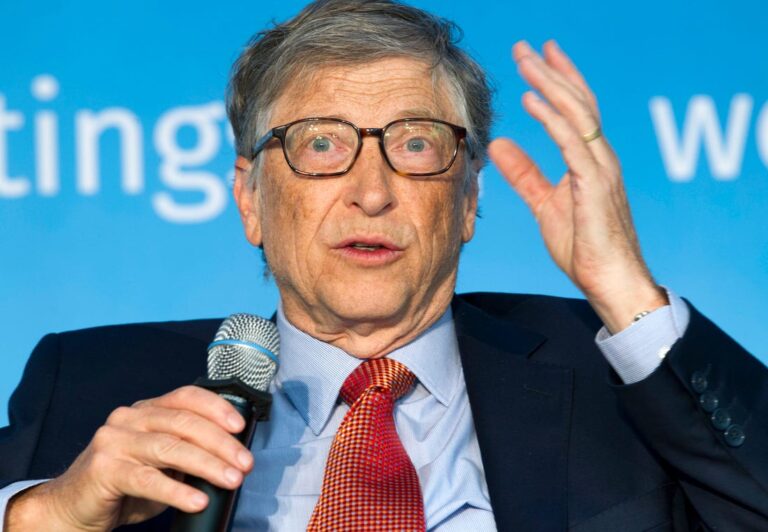 Bill Gates califica de “estúpidas” teorías sobre vacuna para reducir la humanidad